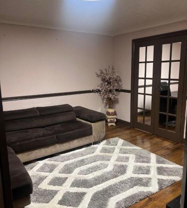 3-Bed House - Sleeps 6 Parking & Garden