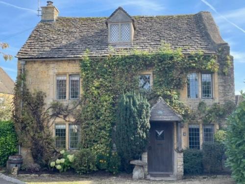 3 Bed in Bourton on the Water 75532