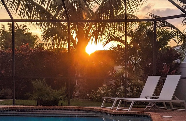 3-bedrm Paradise, pool home centrally located in beautiful Boca Raton, free WiFi