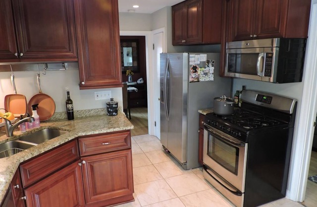 3 Bedroom 1.5 Bathroom 1350square ft.