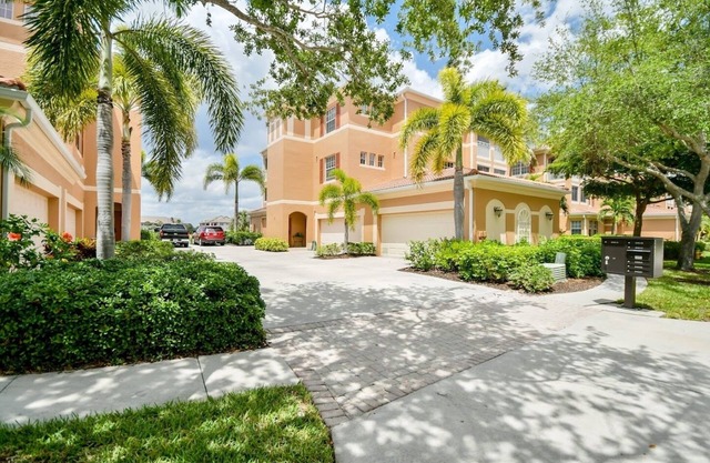 3 Bedroom 2 Bath 2 Car Garage includes Golf Cart Usage