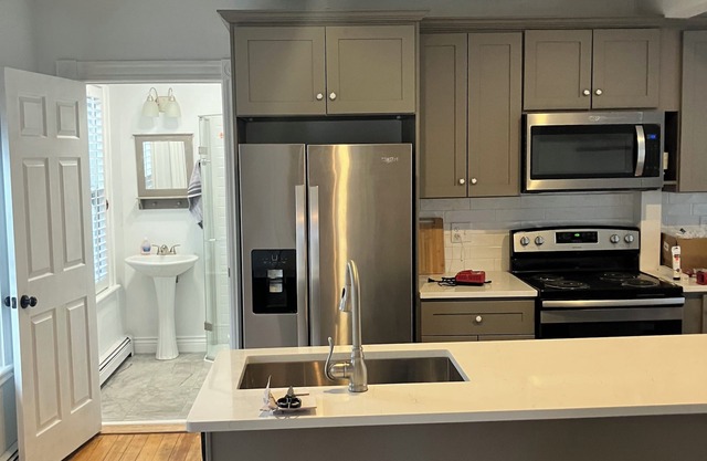 3 bedroom/2 bath house, steps to beach in beachside Alphabet neighborhood.