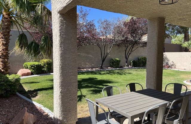 3 Bedroom 2 Bath Oasis in Cozy Neighborhood