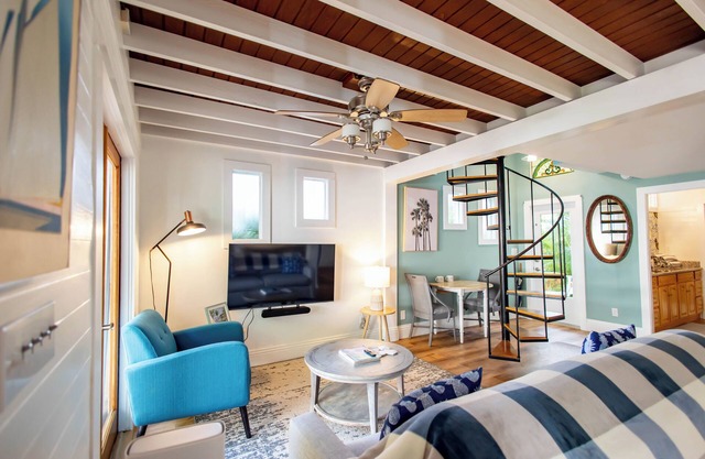 3 Bedroom 2 Bathroom Near Beaches and Art Galleries