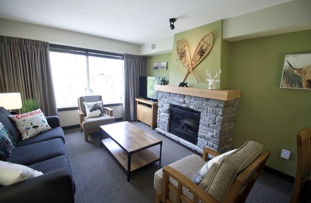 3 Bedroom 2 Storey Mountain Getaway in the Canadian Rockies!