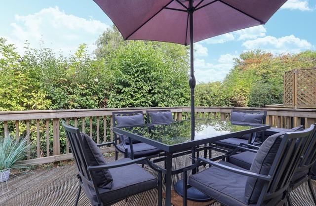 3 bedroom accommodation in Somerford Keynes