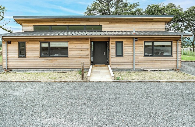 3 bedroom accommodation in Gatehouse of Fleet, near Kirkcudbright