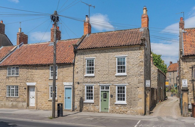 3 bedroom accommodation in Pickering
