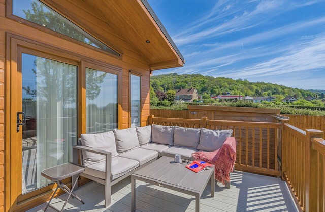 3 bedroom accommodation in Cheddar