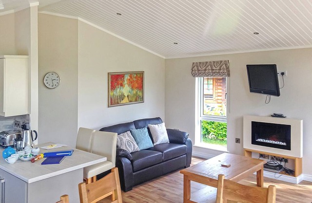 3 bedroom accommodation in Frettenham, Norwich