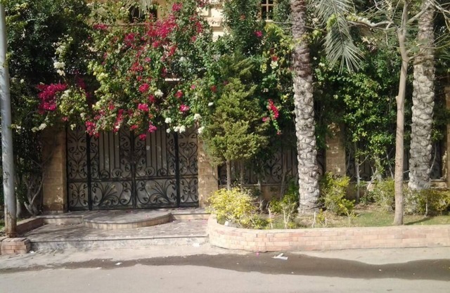 3-bedroom apartment in lovely New Cairo with WiFi, AC