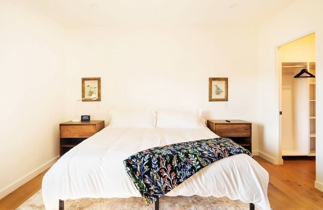 3-bedroom apartment in charming Carpinteria with WiFi, AC. Enjoy your stay