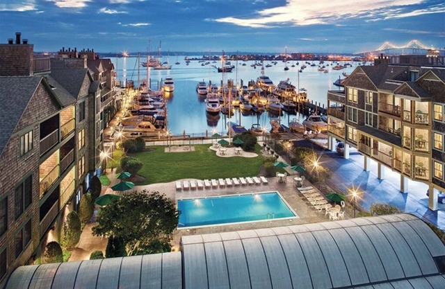 3 Bedroom Condo, Sleeps 8, Kitchen, Downtown Newport, Onshore Resort!