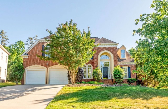 3 Bedroom Cozy, Comfy Home in the Queen City!