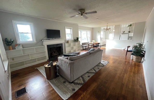 3 Bedroom FULLY FURNISHED HOUSE in Great Chattanooga neighborhood, all inclusive