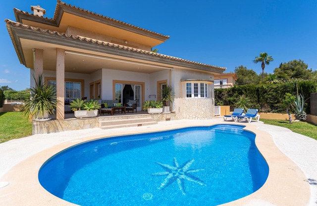 3 bedroom gorgeous home in Cala Bona