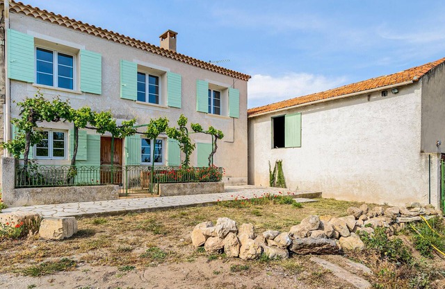 3 bedroom gorgeous home in Mouriès