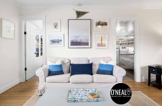 3 Bedroom Home Near Twin Lakes Beach