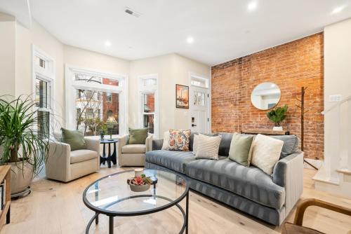 3-Bedroom Home with Rooftop Deck & Washer & Dryer, Near Shaw