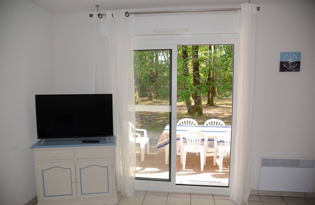 3-bedroom house with pool near the beach