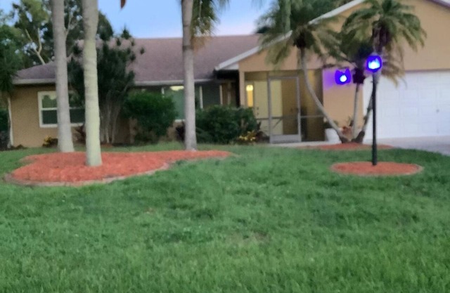 3-bedroom house in fantastic Port St. Lucie with AC, fitness equipments & pool