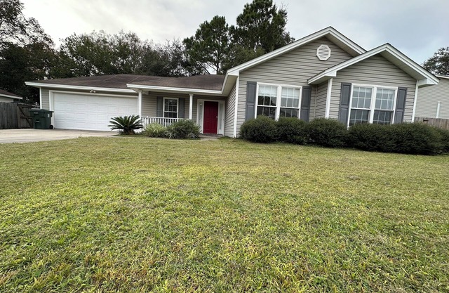 3-bedroom HOUSE in charming Brunswick with AC, Wi-Fi, Enjoy your stay.