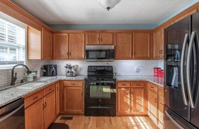 3-bedroom house in charming Columbia with fitness room, WiFi, AC