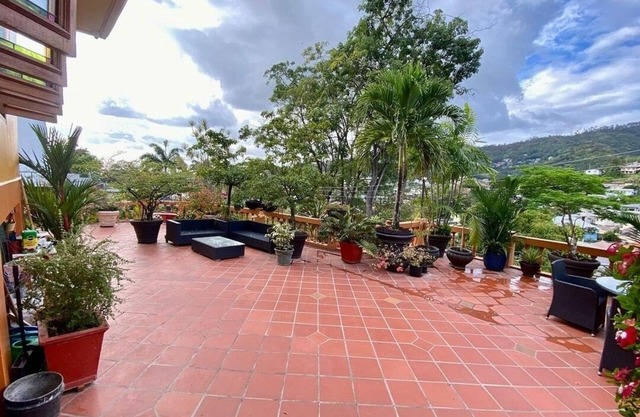 3-bedroom house in fabulous Lyssons with WiFi, AC. Enjoy a relaxing stay
