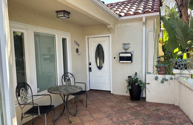 3-bedroom house in awesome location - Los Angeles with AC, WiFi
