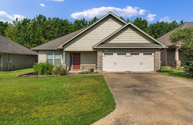 3-bedroom house with AC and WiFi in Phenix City, Close to Columbus and Ft. Moore