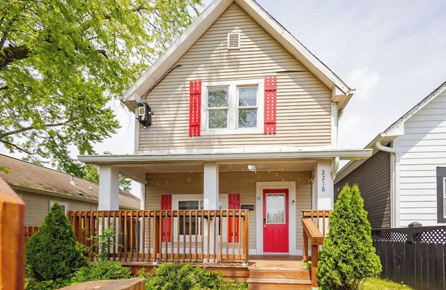 3 Bedroom King Bed big group 8pax nr Lucas Stadium