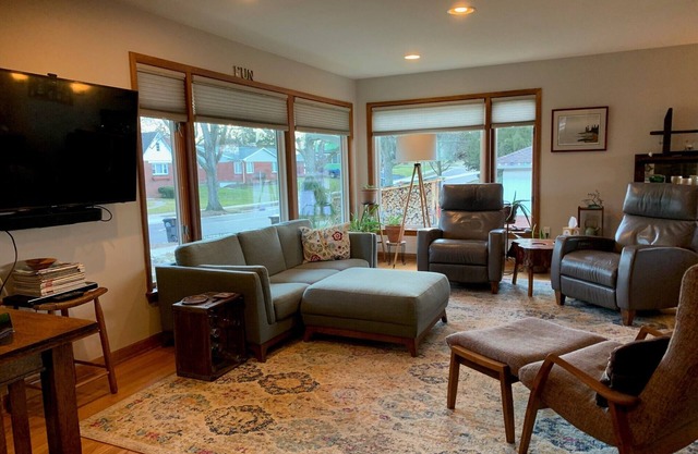 3-Bedroom Modern Home Walkable to Downtown & Penn State