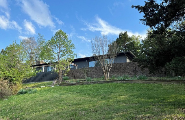 3-bedroom newly remodeled bungalow located on Beaver Lake in Rogers, AR.