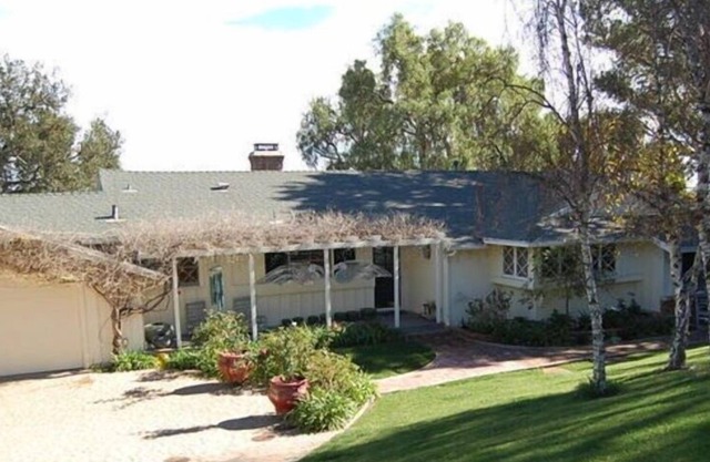 3 Bedroom Single family L-79659 by Houzlet