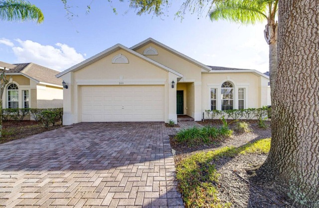 3 bedroom South facing home sleeps 8