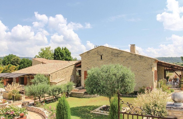 3 bedroom stunning home in Gordes