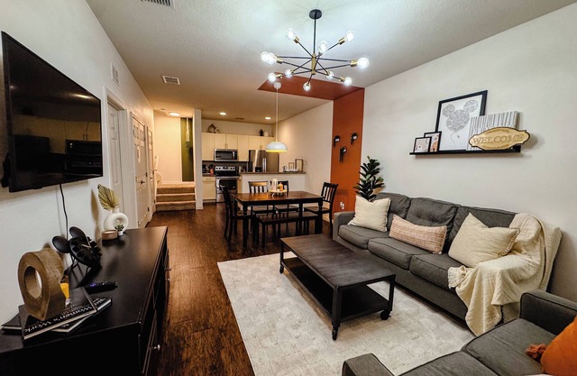 3-bedroom townhome in welcoming Kissimmee