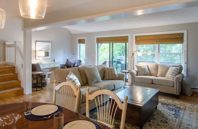 3 Bedroom / 2.5 Bath Central Quechee Condo