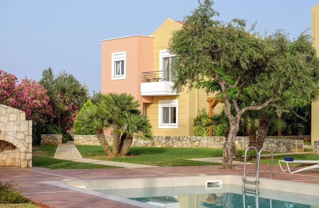 3-bedroom Villa Myrtus, Spacious Retreat, Garden&Relaxing Pool, fast WiFi, AC