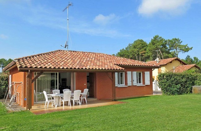 3-bedroom villa near ocean, Wi-Fi, Pets allowed