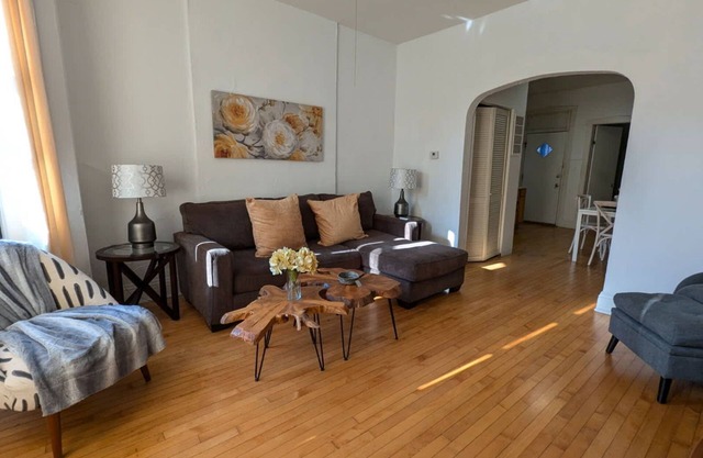 3 Bedroomin the Medical Center!