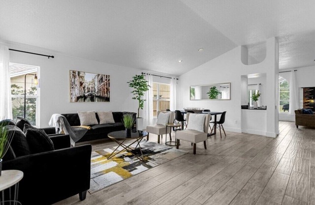 3 Bedrooms/2 Bathrooms/Lindfields (3026 BC)