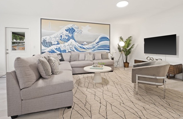3 BR at SW 1st St (Unit A)