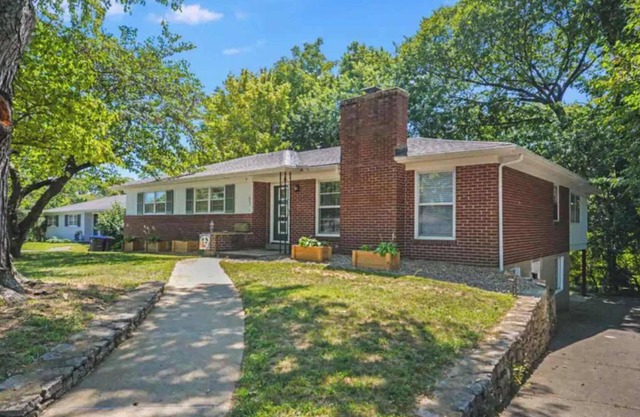 3-BR First Floor Home Near Louisville Attractions