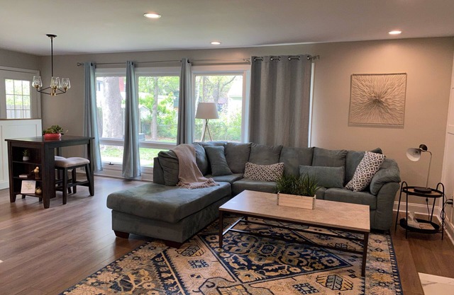 3 BR, w/garage &1BR set up as home office w/printer