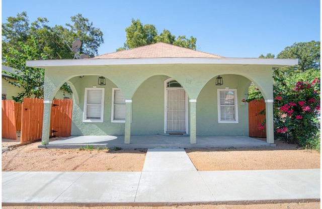3 BR1 BA Remodeled Home Near Downtown