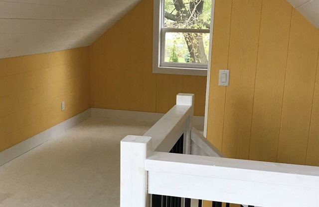 3 brand new cottages a stones throw away from beaches, wineries, marina, parks.