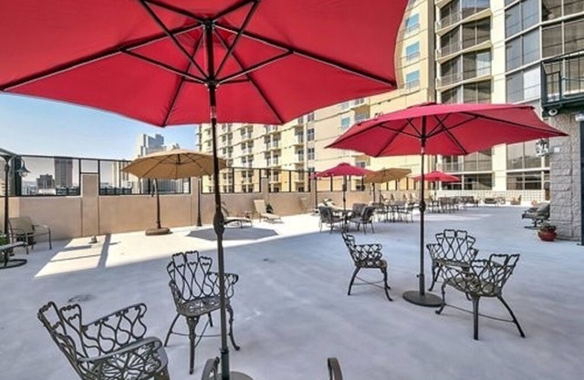 3 Cozy Resort Studios located in Reno with nightlife & family activities.
