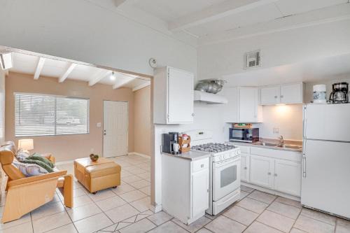 3 Mi to Downtown Tucson Quiet Condo with Yard
