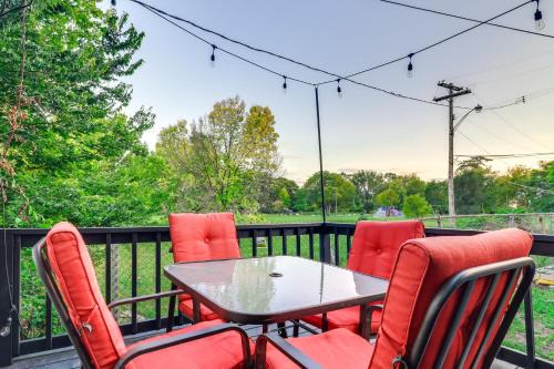 3 Mi to Ford Field Detroit Home with Decks!